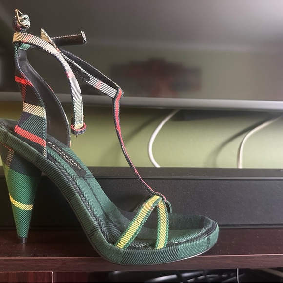 Burberry Shoes Pumps Heels 6 US 36 EU size - Picture 2 of 7